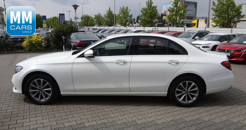 Mercedes-Benz Klasa E cena 129850 przebieg: 111105, rok produkcji 2017 z Ostrów Lubelski małe 191